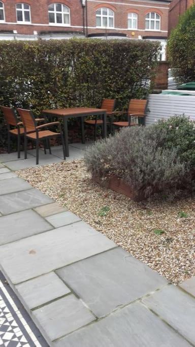 Stunning Three Bed In West Hampstead Lejlighed London Eksteriør billede